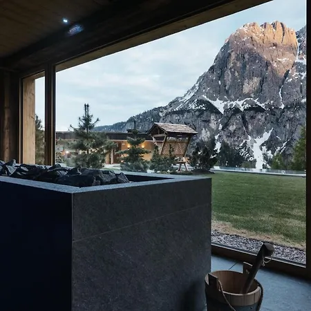 Kolfuschgerhof Mountain Hotel 4*