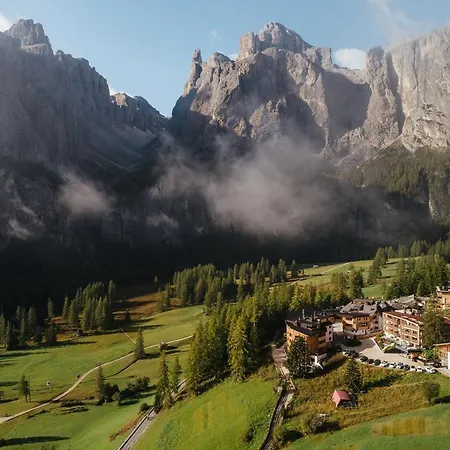 Kolfuschgerhof Mountain Hotel