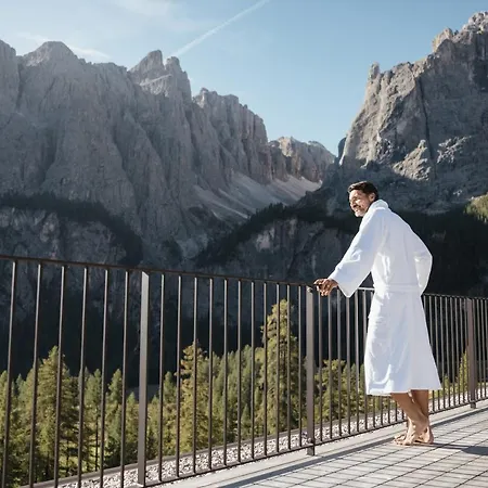 Kolfuschgerhof Mountain Hotel 4*