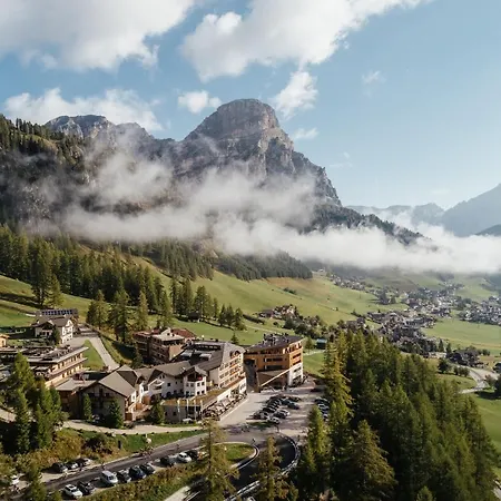 Hotel Kolfuschgerhof Mountain