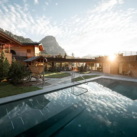 Kolfuschgerhof Mountain Hotel 4*