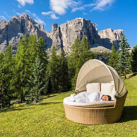فندق Kolfuschgerhof Mountain 4*